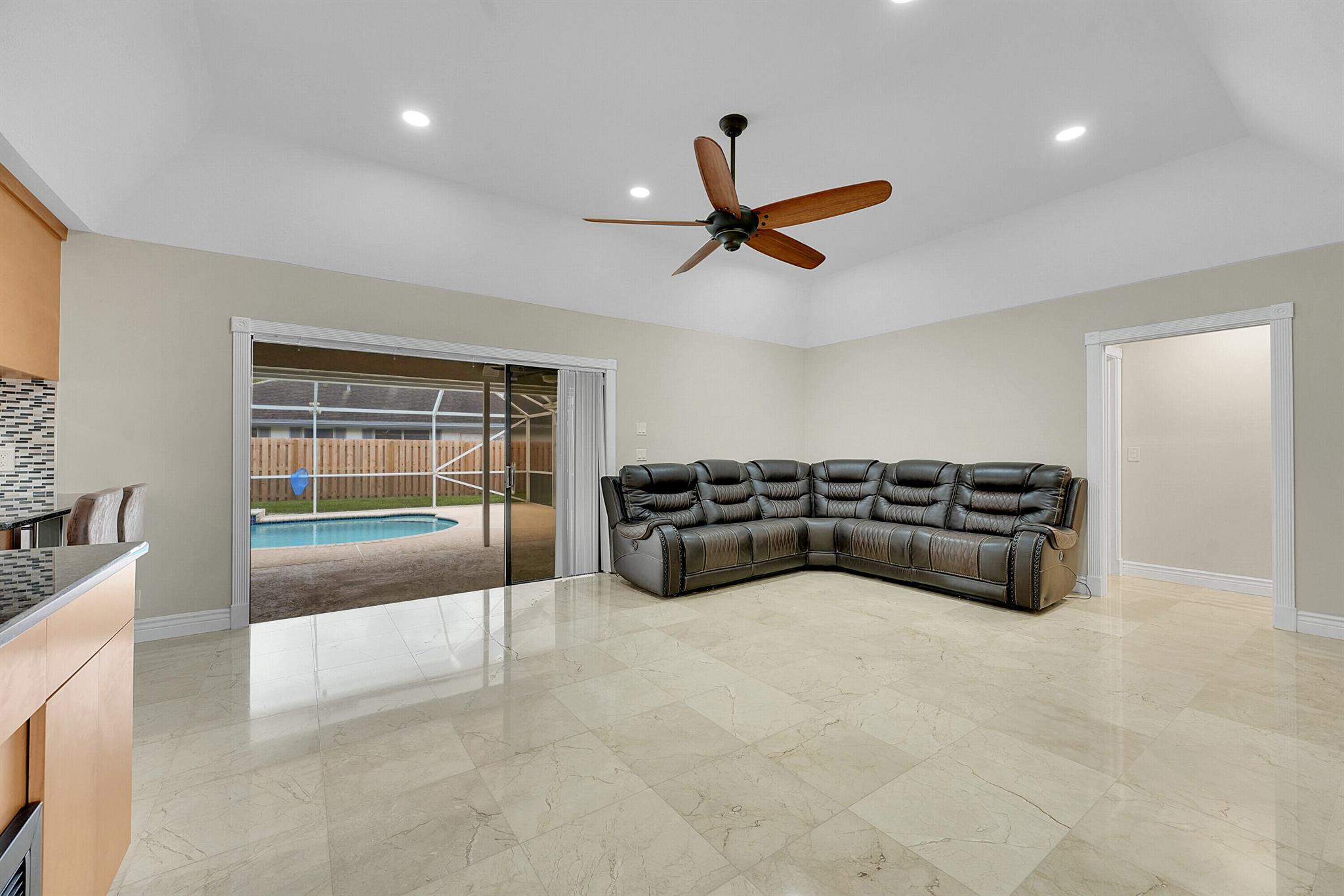 SUGAR POND MANOR OF WELLI - Residential Lease
