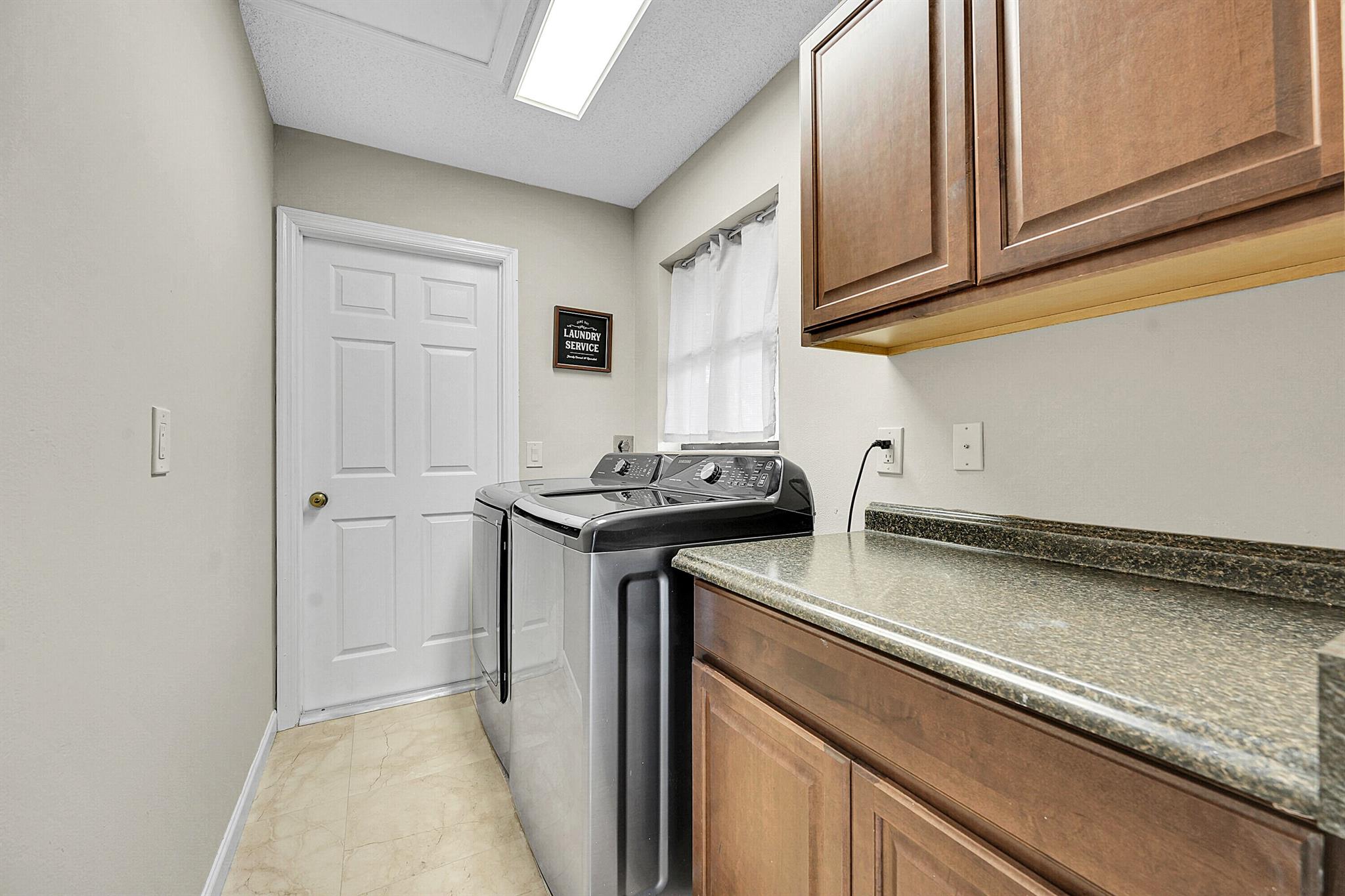 SUGAR POND MANOR OF WELLI - Residential Lease