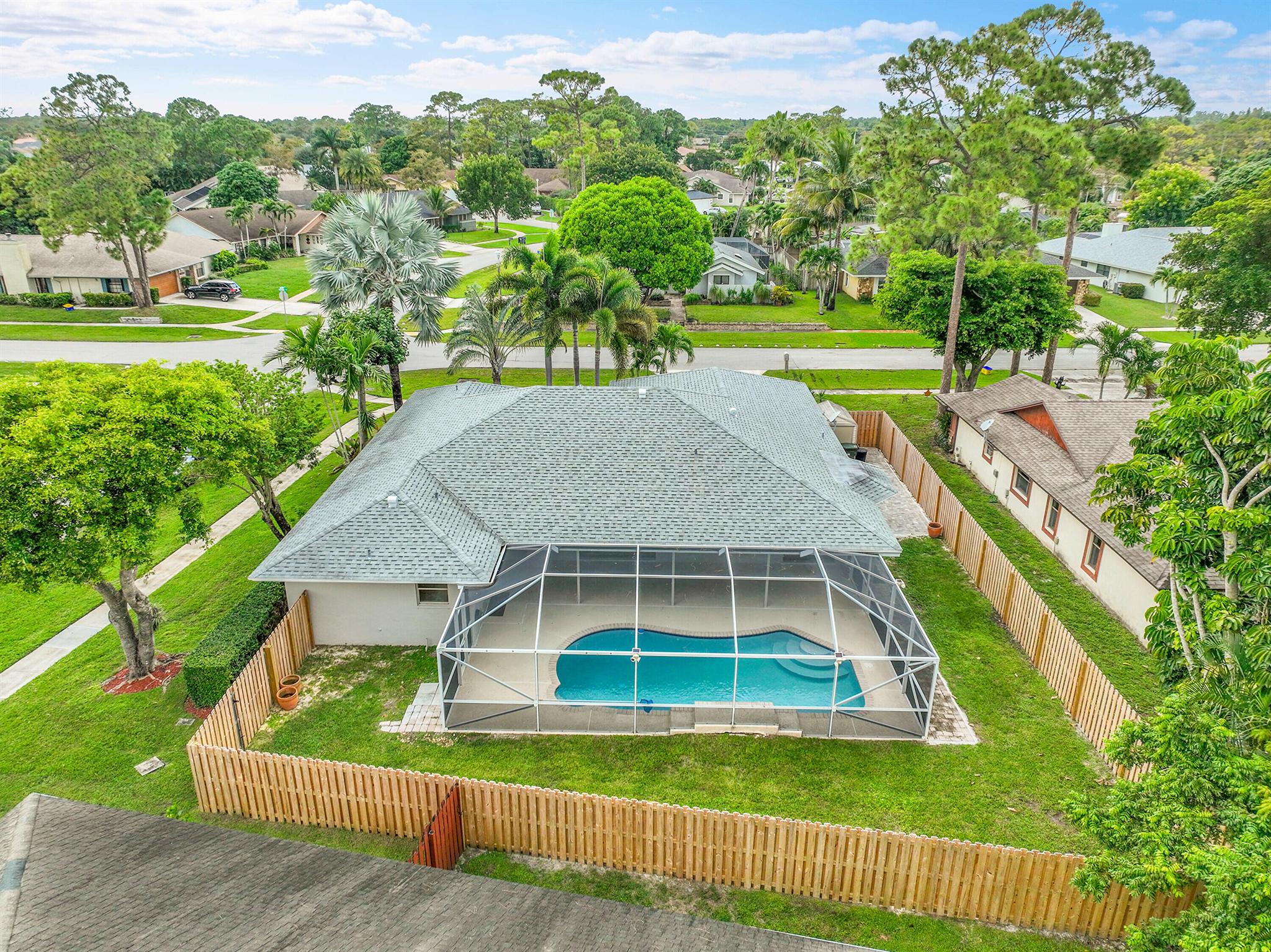 SUGAR POND MANOR OF WELLI - Residential Lease