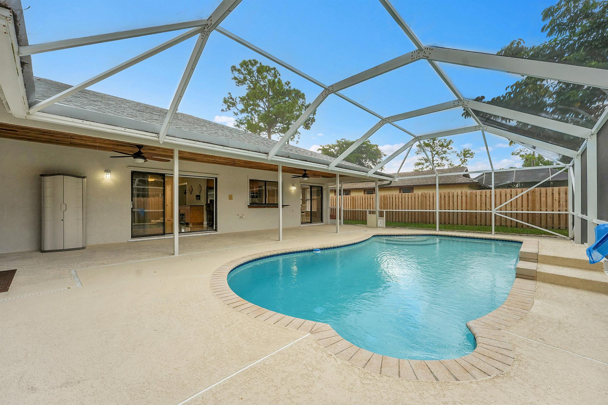 SUGAR POND MANOR OF WELLI - Residential Lease