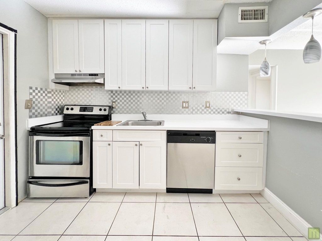 Photo of 4061 N Dixie Highway #12, Oakland Park, FL 33334 (MLS # F10484078)