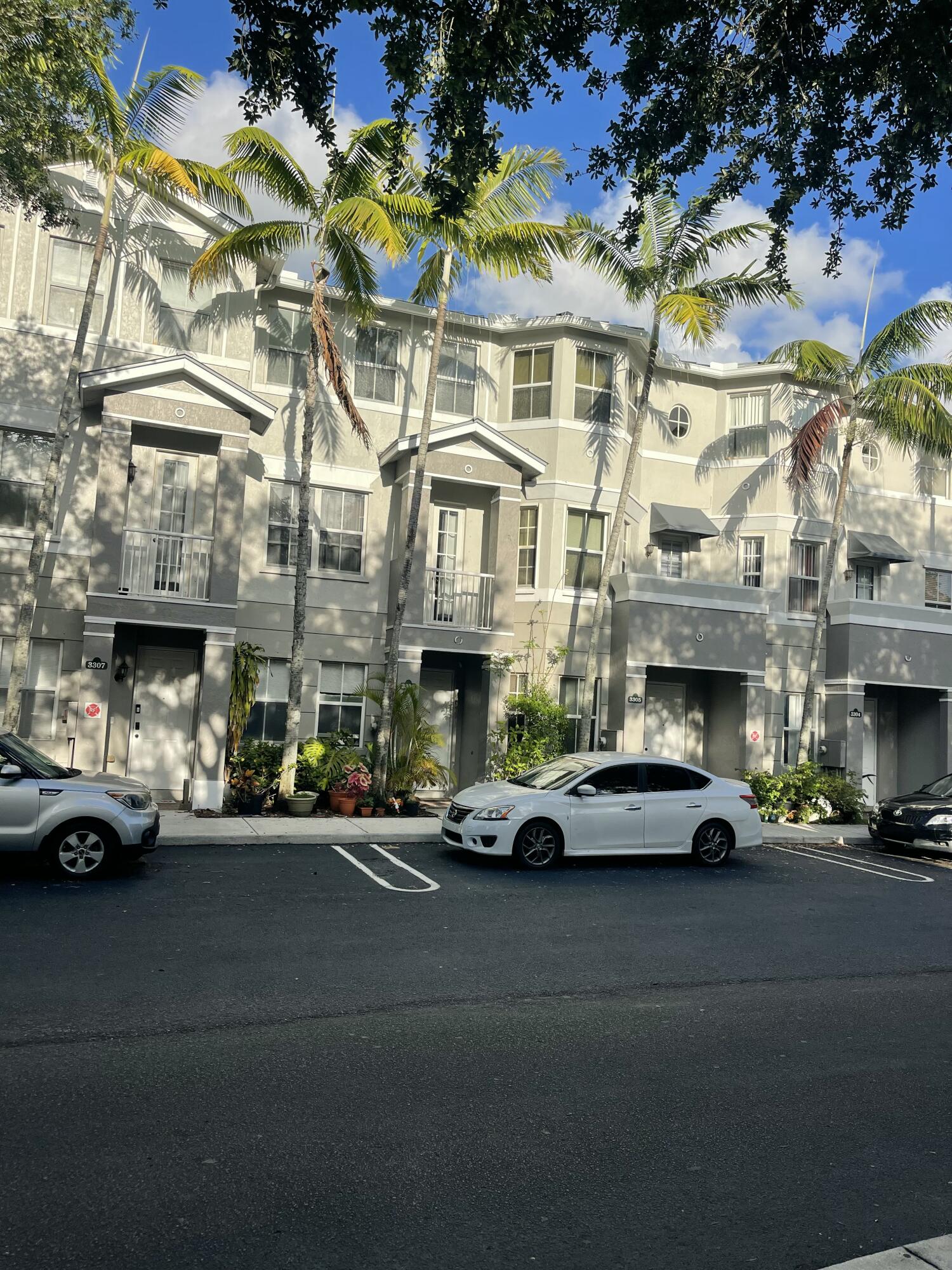 SHOMA TOWNHOMES AT ROYAL PALM BEACH CONDO - Residential