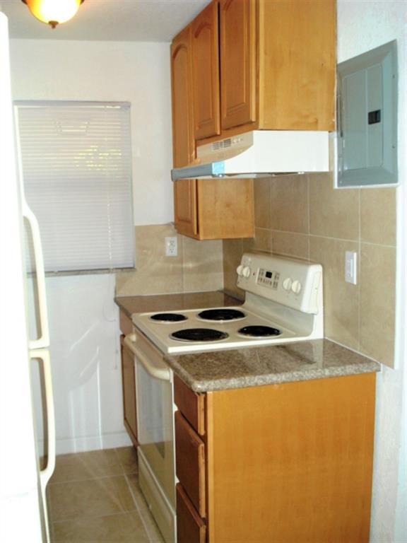 Riverside 3 7-17 B - Residential Lease