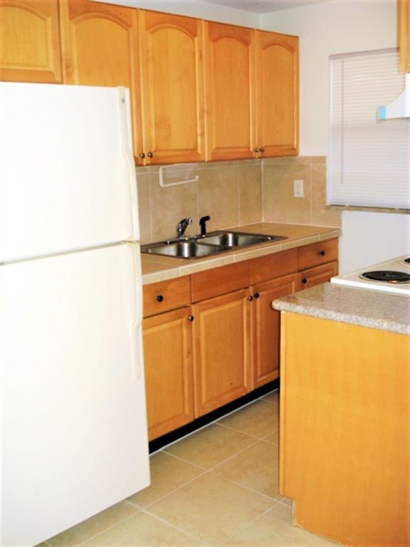 Riverside 3 7-17 B - Residential Lease