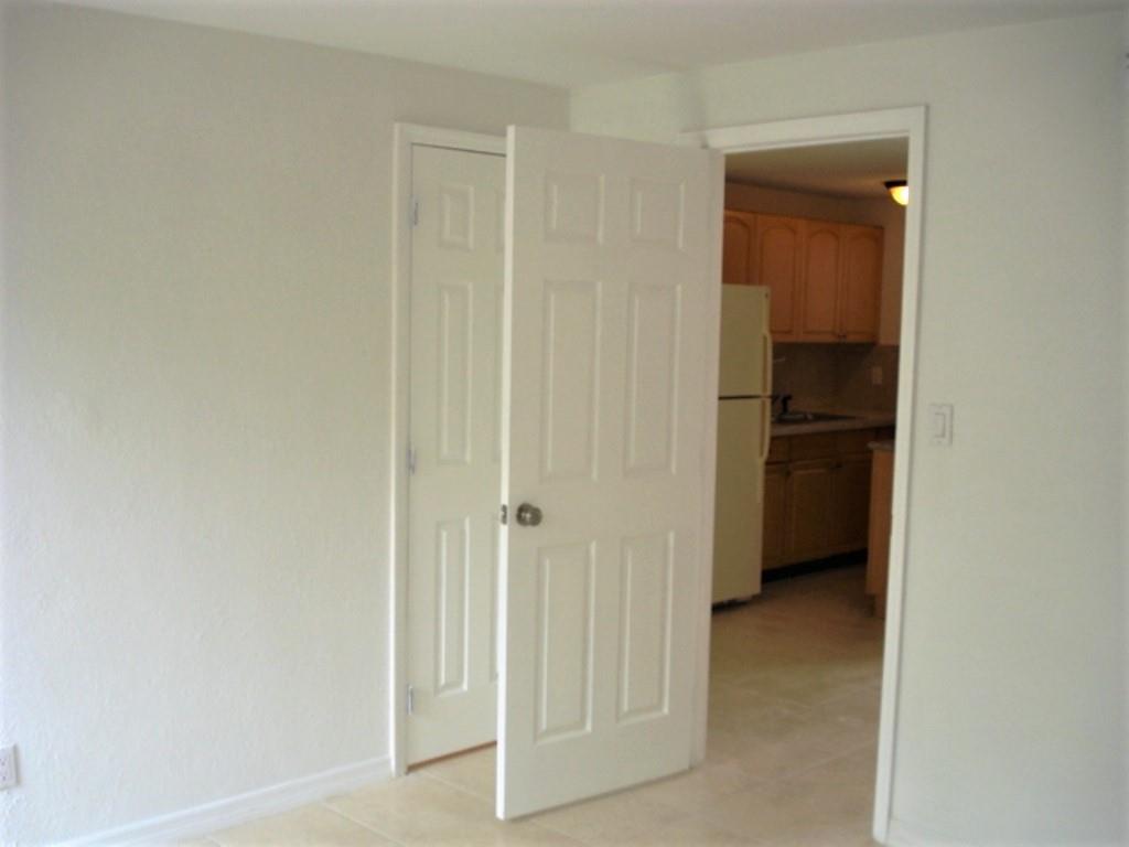 Riverside 3 7-17 B - Residential Lease