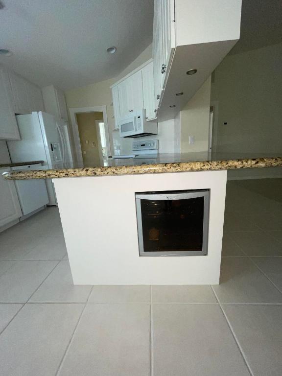 FLORIDA CLUB PUD PHASE IV - Residential Lease