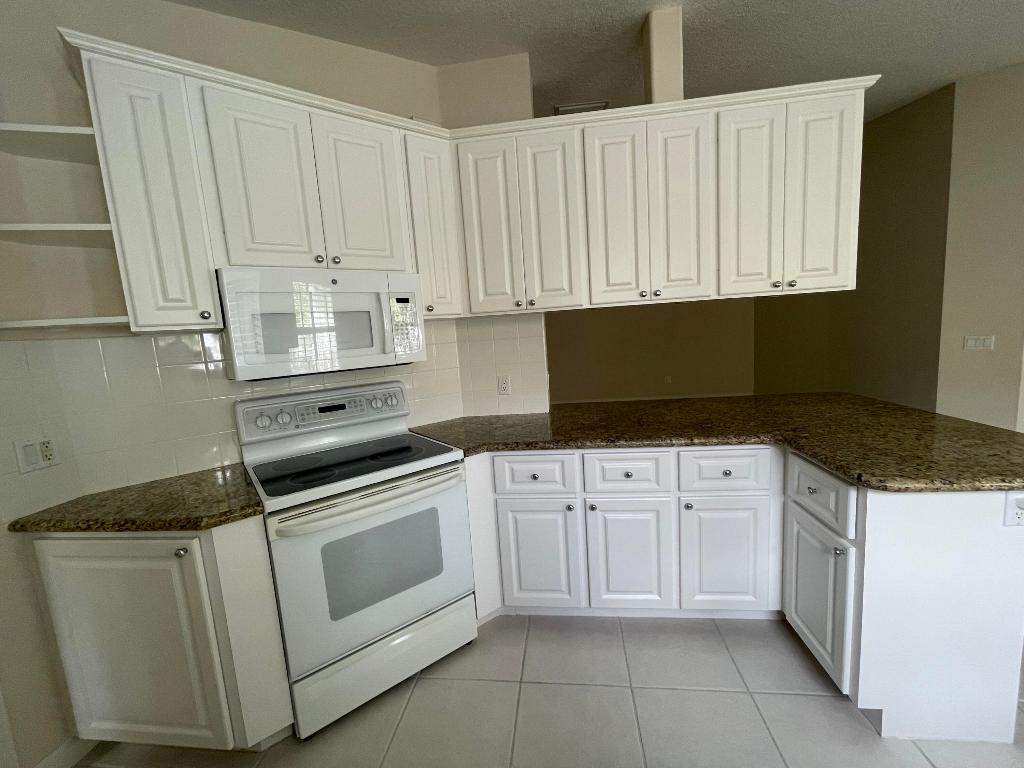 FLORIDA CLUB PUD PHASE IV - Residential Lease