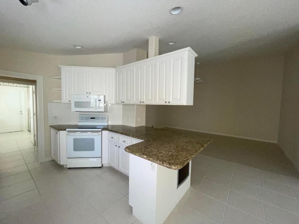 FLORIDA CLUB PUD PHASE IV - Residential Lease