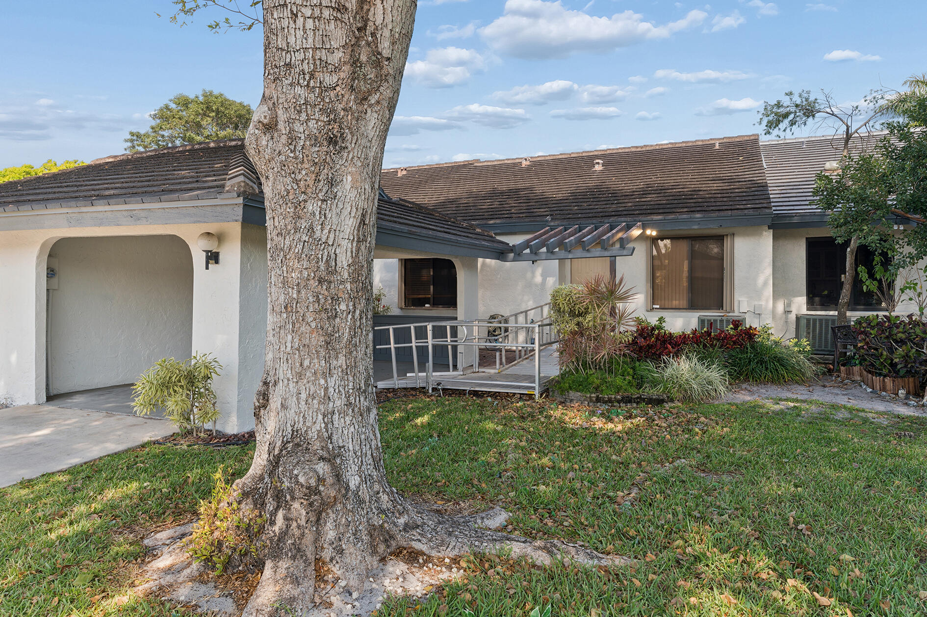 CEDAR POINT 5 - Residential