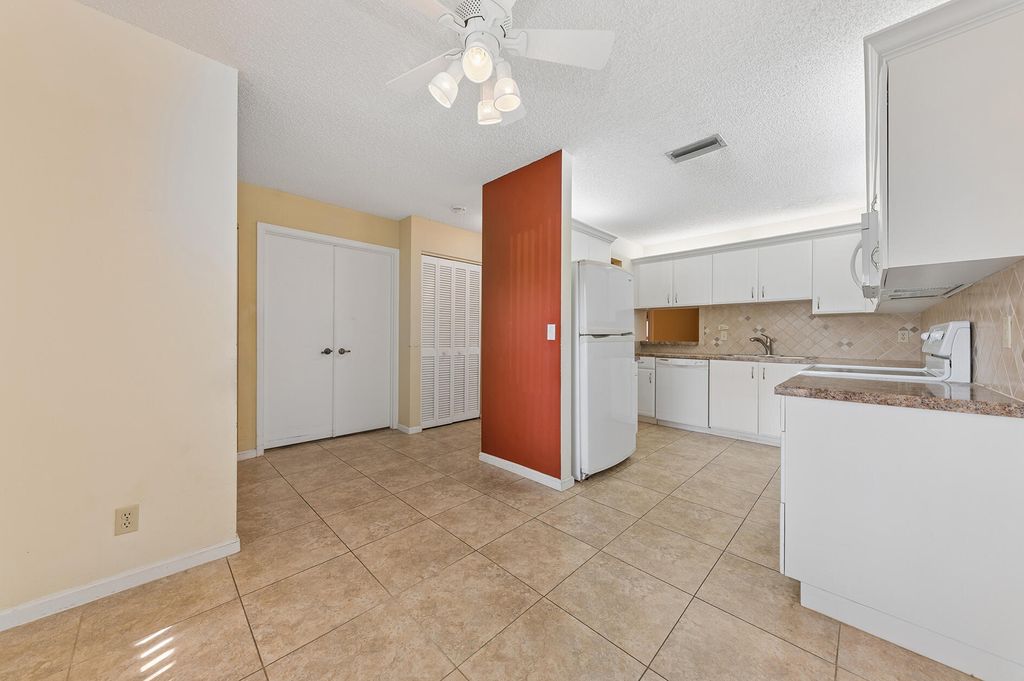 Photo of 10197 Kinswood Road, Boynton Beach, FL 33437 (MLS # R11167969)