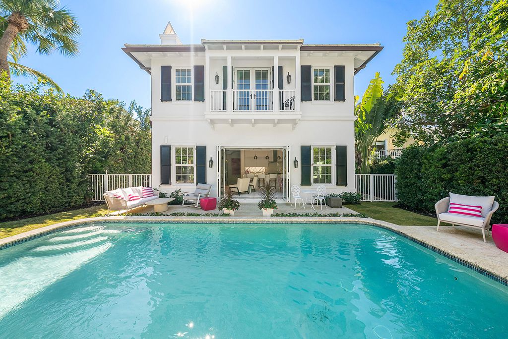 Photo of 157 Peruvian Avenue, Palm Beach, FL 33480 (MLS # R11153991)