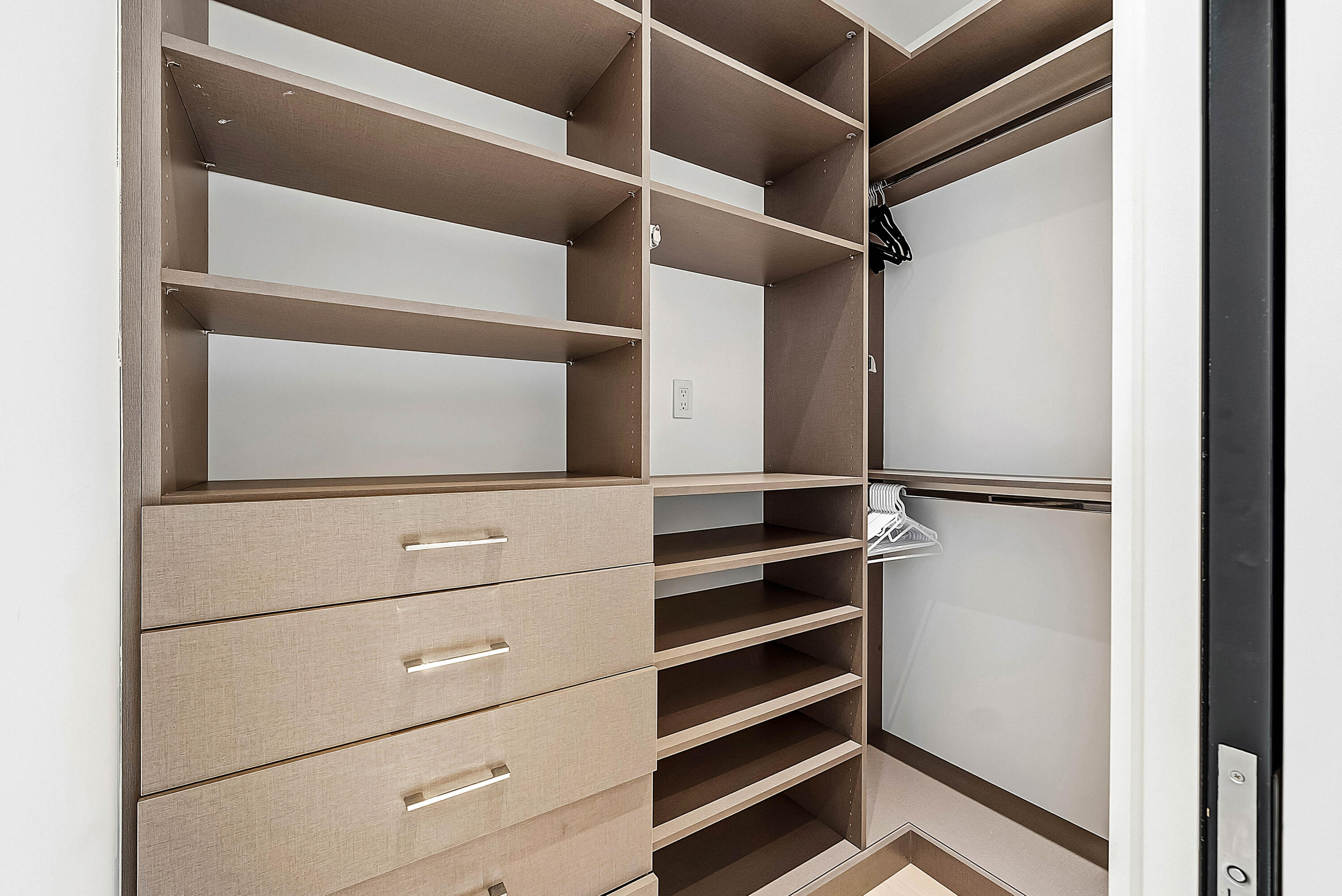 ROYAL PARK - Residential