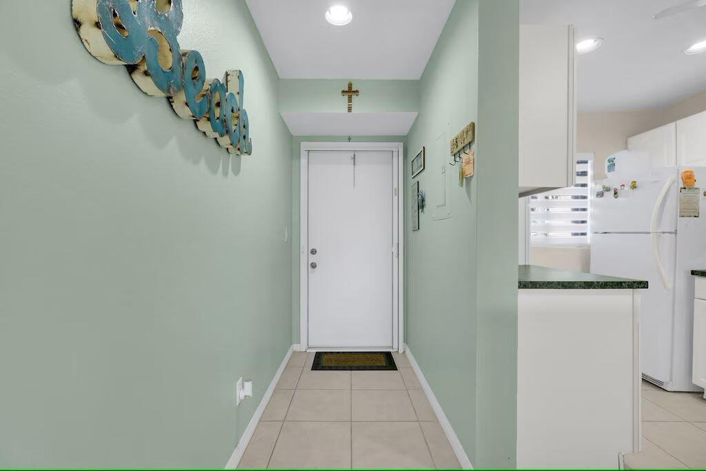 ATLANTIS CONDOMINIUM BUILDING A - Residential Lease