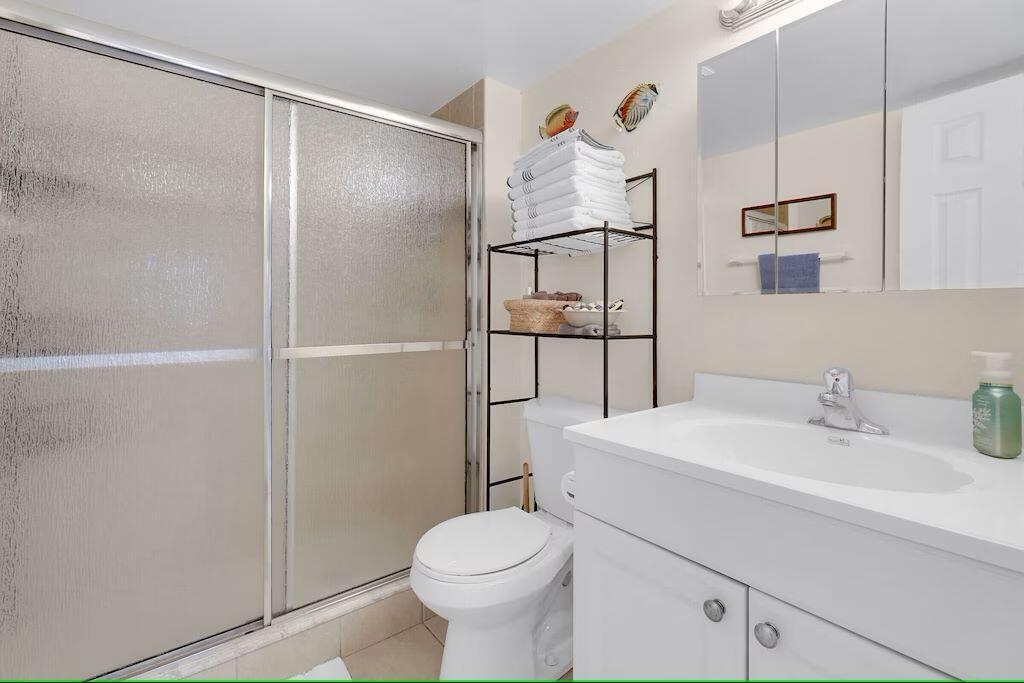 ATLANTIS CONDOMINIUM BUILDING A - Residential Lease