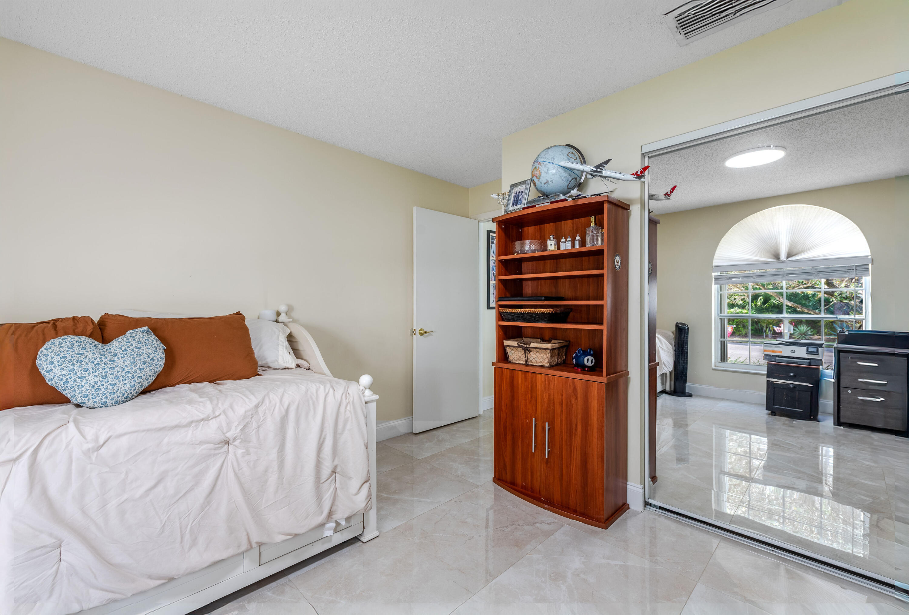 VILLAGES OF WOODLAKE 4 - Residential