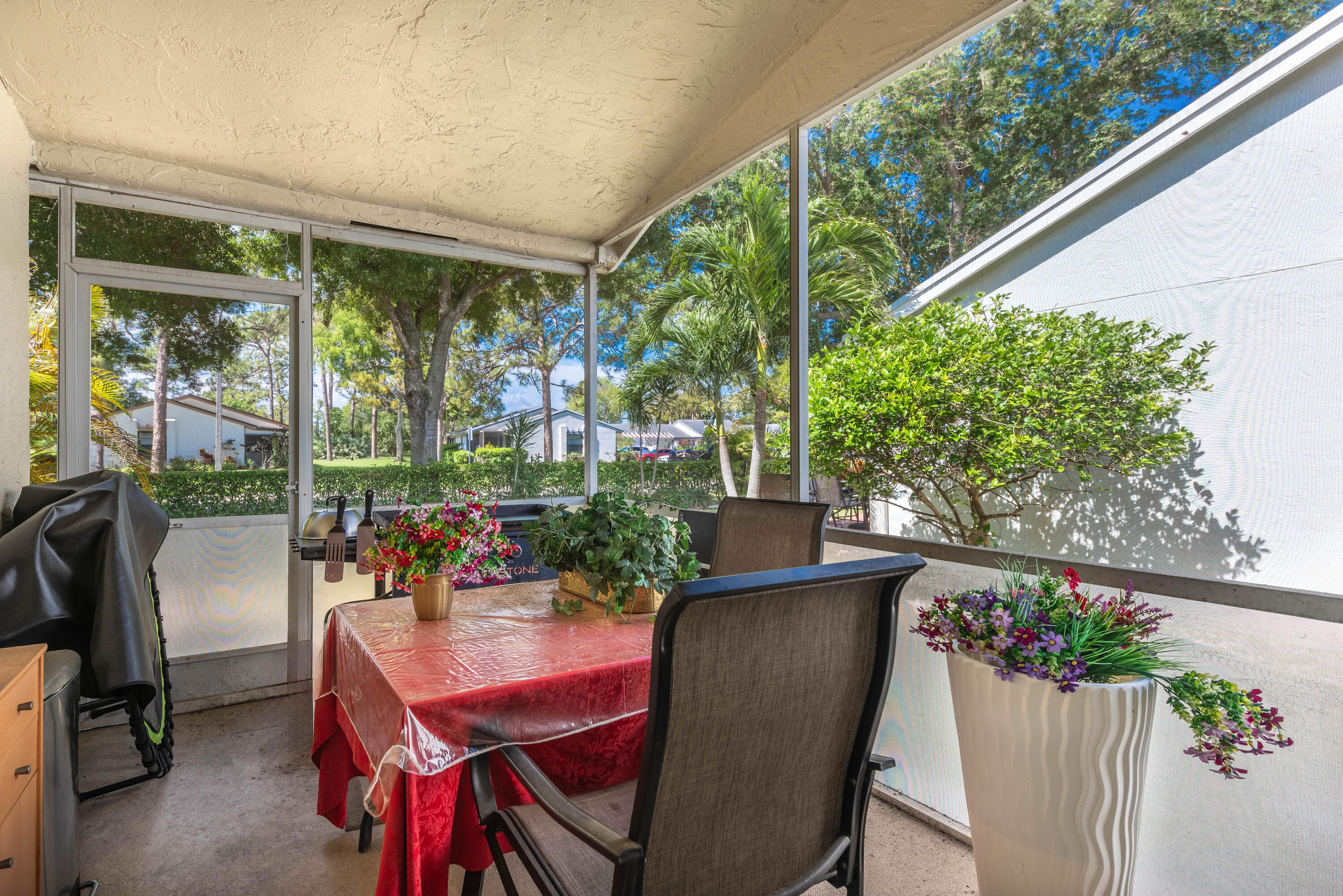 VILLAGES OF WOODLAKE 4 - Residential