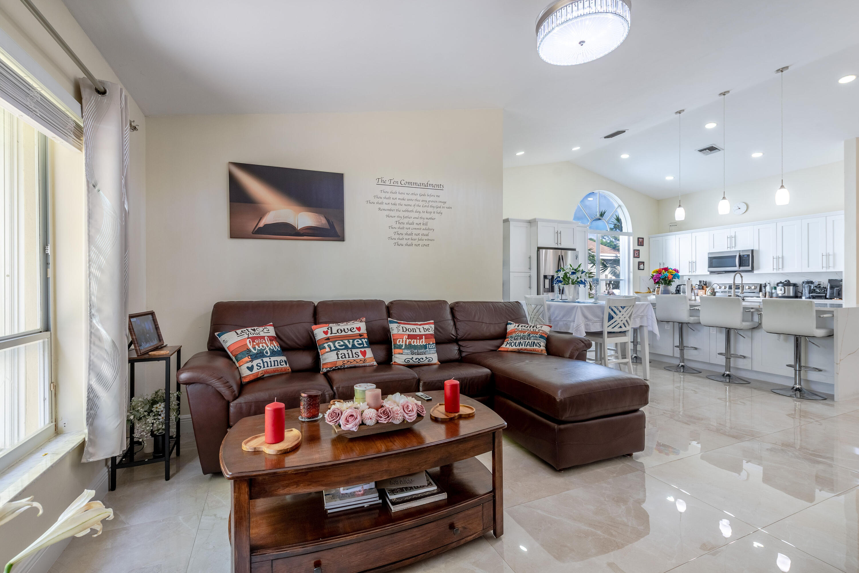 VILLAGES OF WOODLAKE 4 - Residential