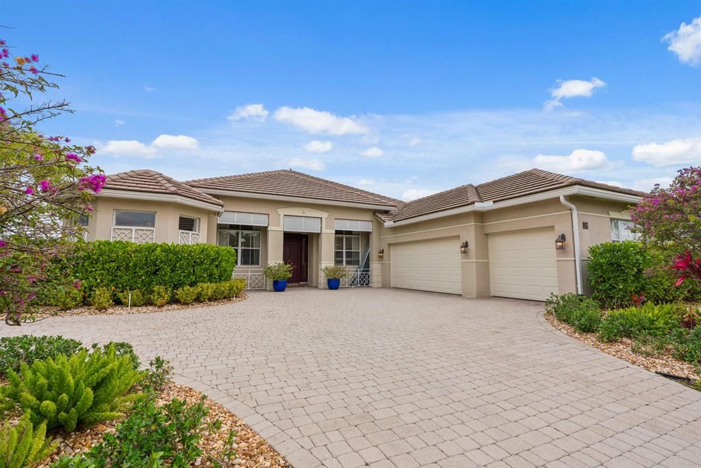 Photo of 719 SW River Bend Circle, Stuart, FL 34997 (MLS # R10697564)