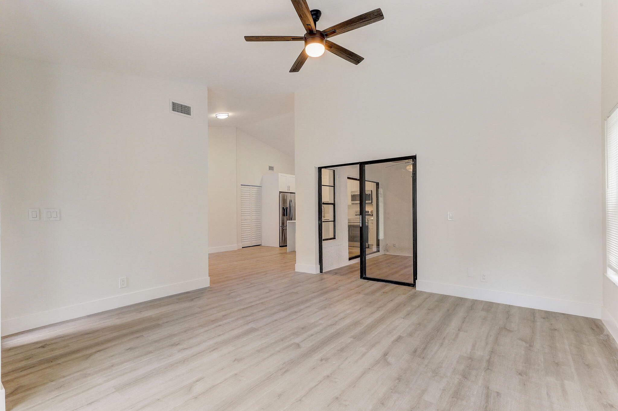 LAKESIDE GREEN 2 - Residential