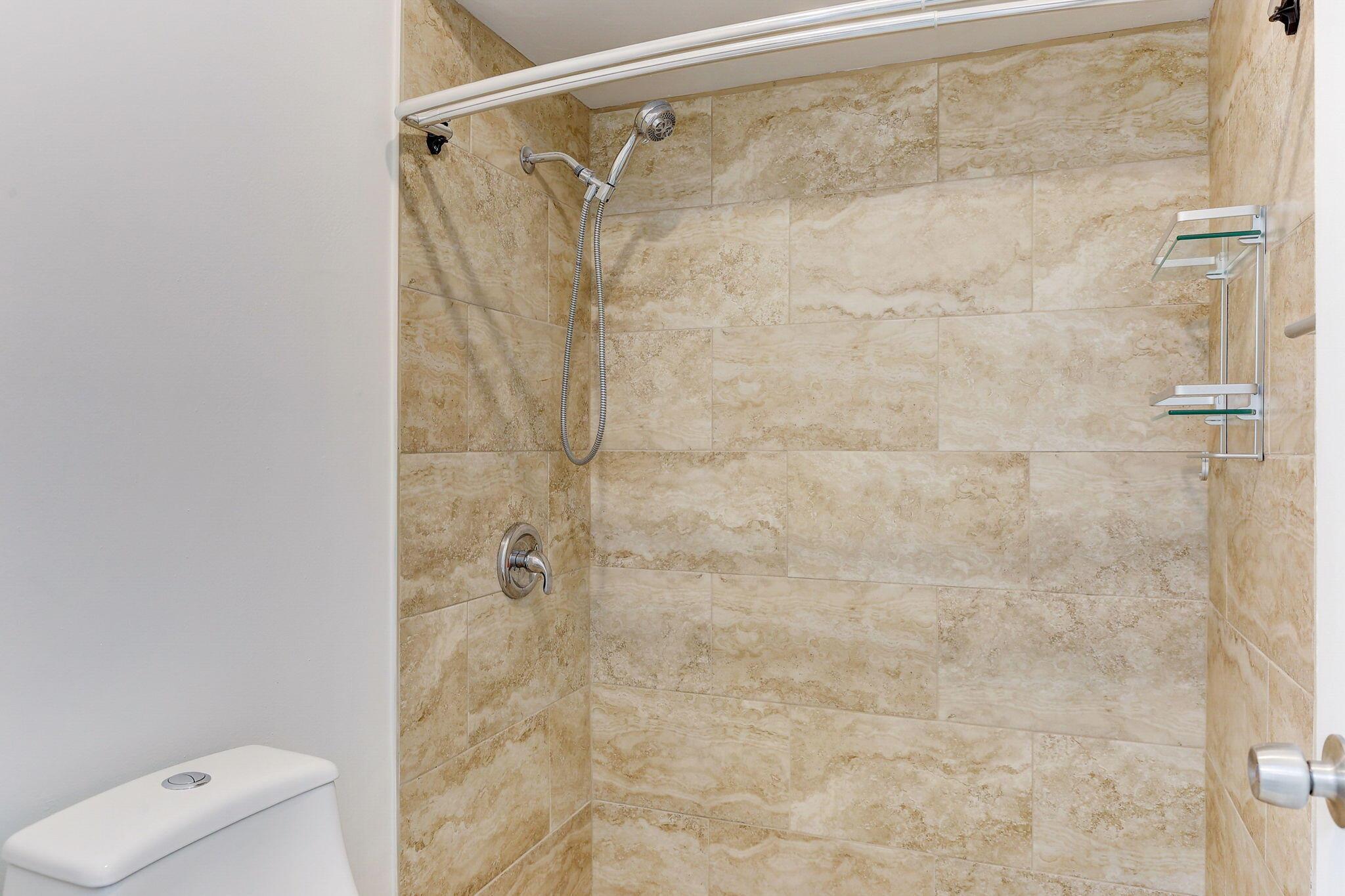 LAKESIDE GREEN 2 - Residential