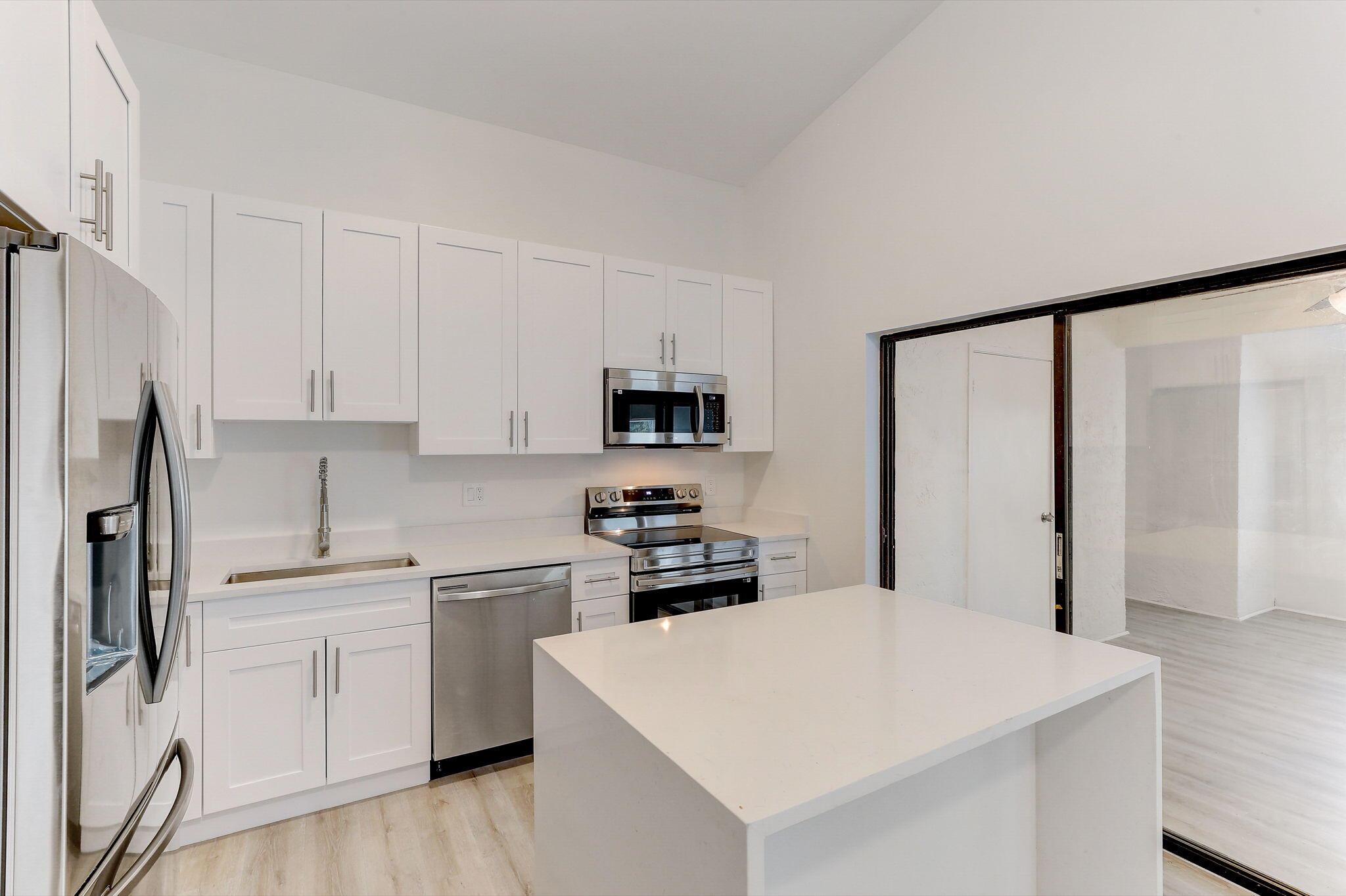 LAKESIDE GREEN 2 - Residential