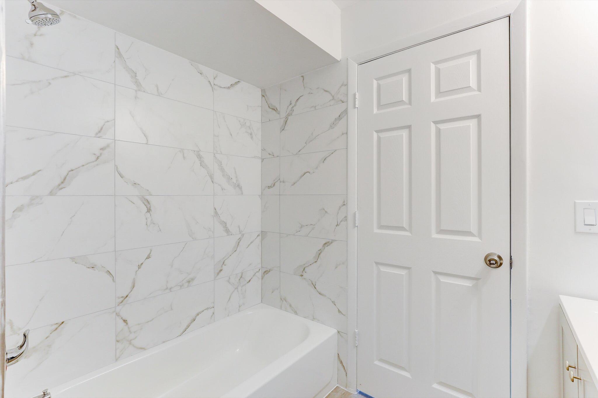 LAKESIDE GREEN 2 - Residential