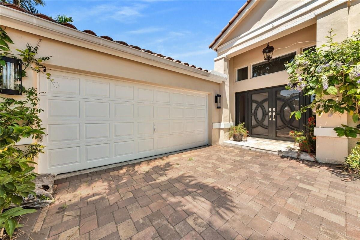 3140 MAPLE LN
