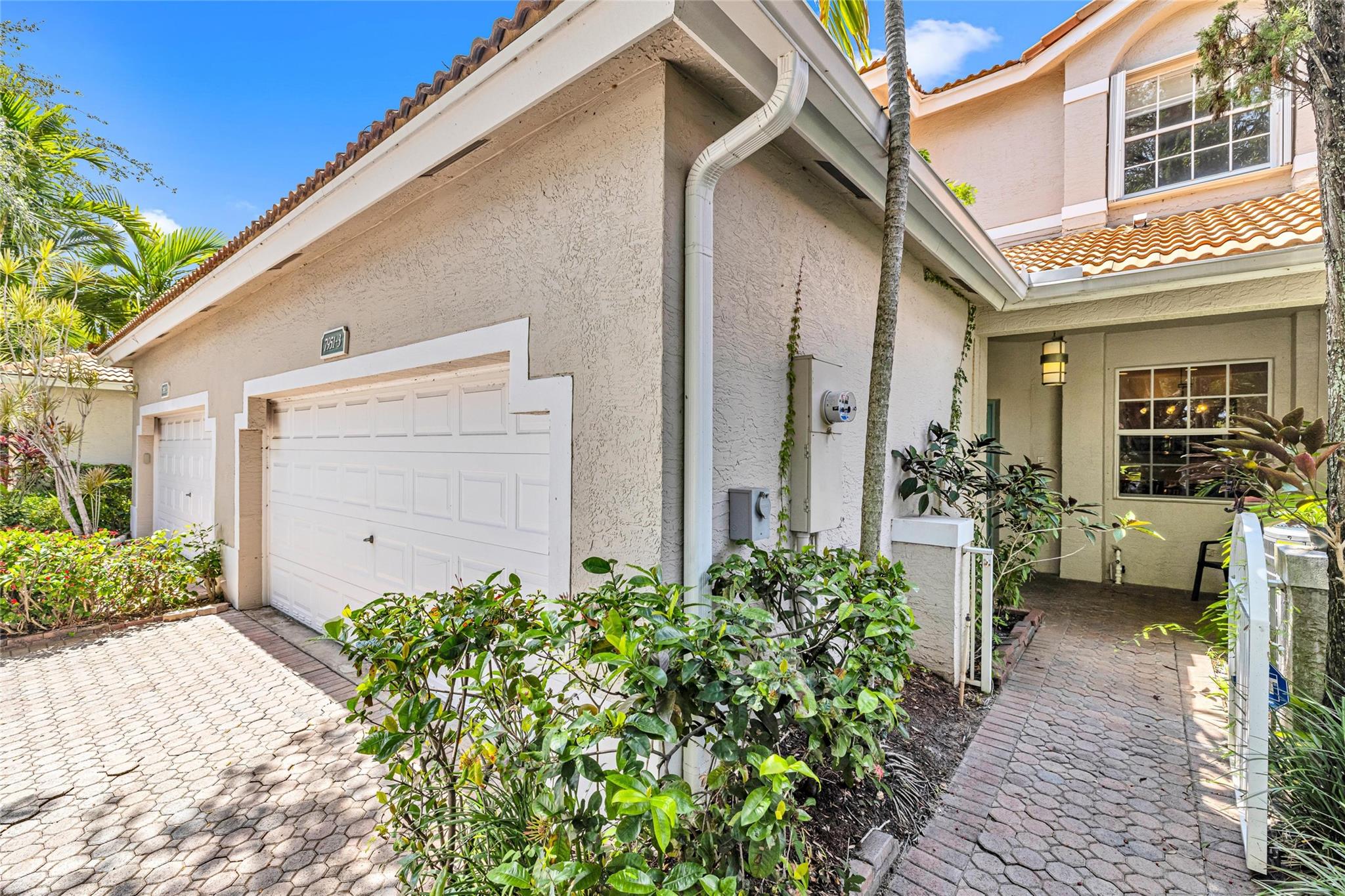 7951 S Aragon Blvd 3, Sunrise, FL, 33322/$475,000 2 7951 S Aragon Blvd 3