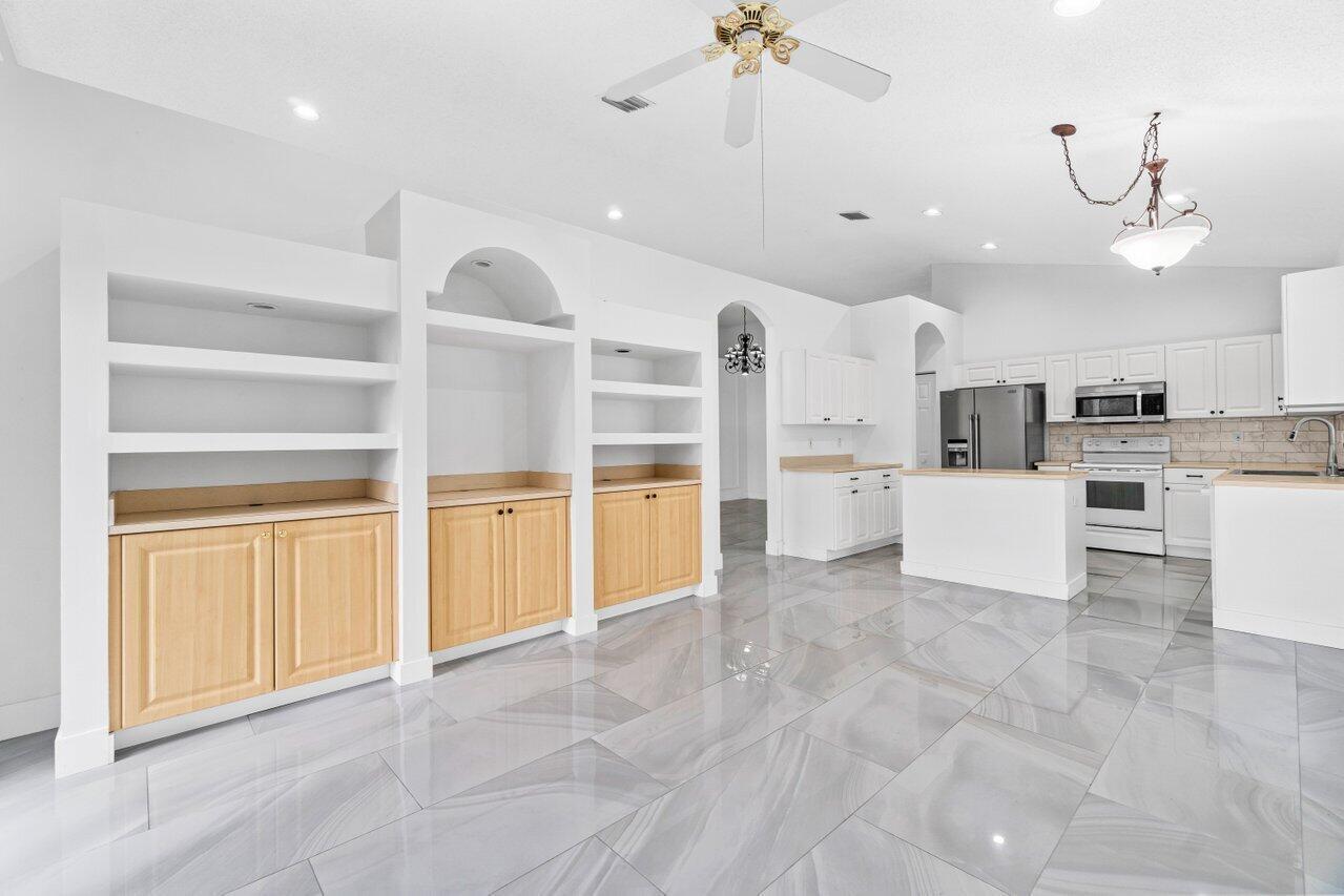 COLONY AT BOYNTON BEACH - Residential Lease