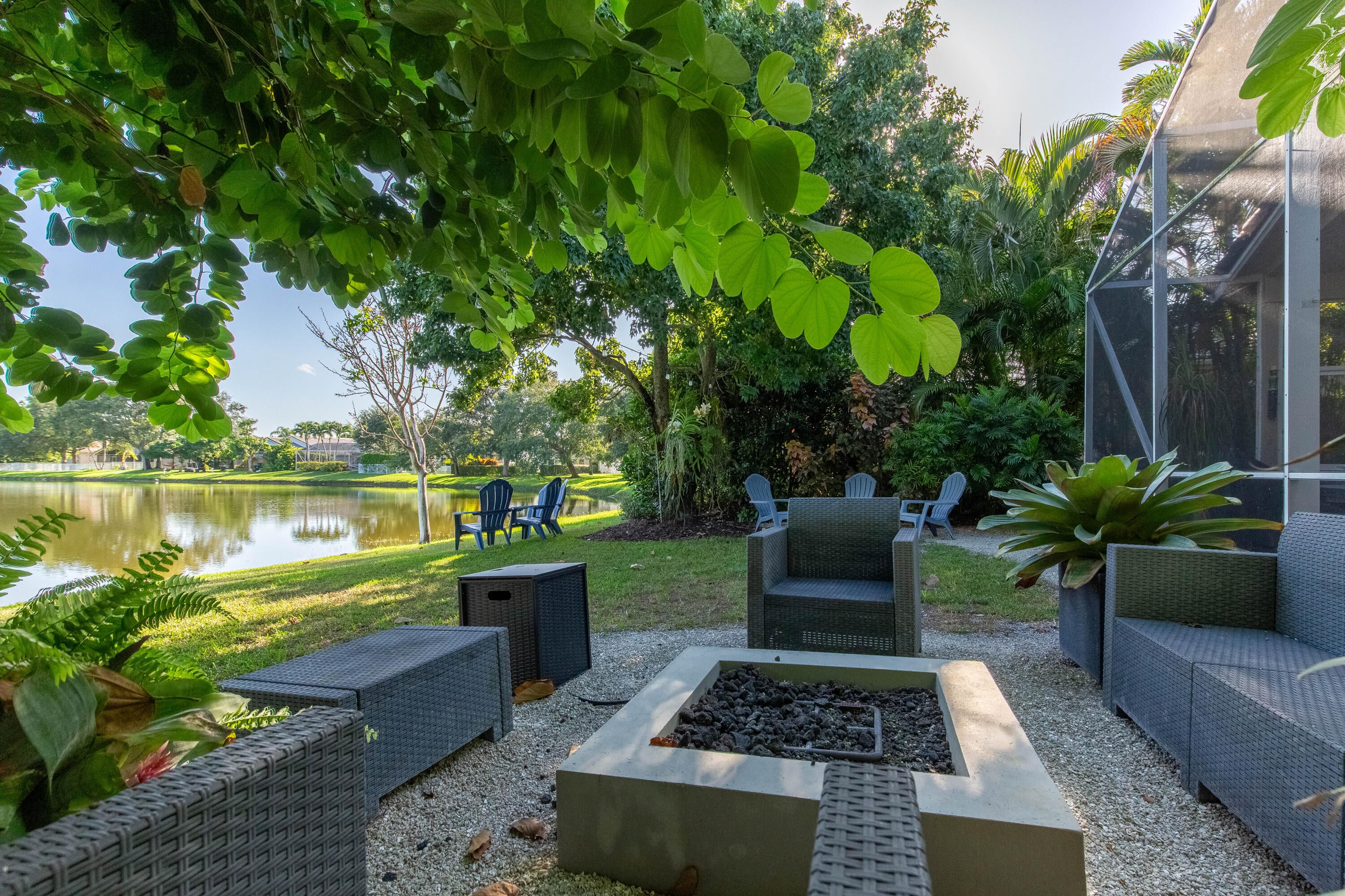 Properties 3629 Old Lighthouse Circle