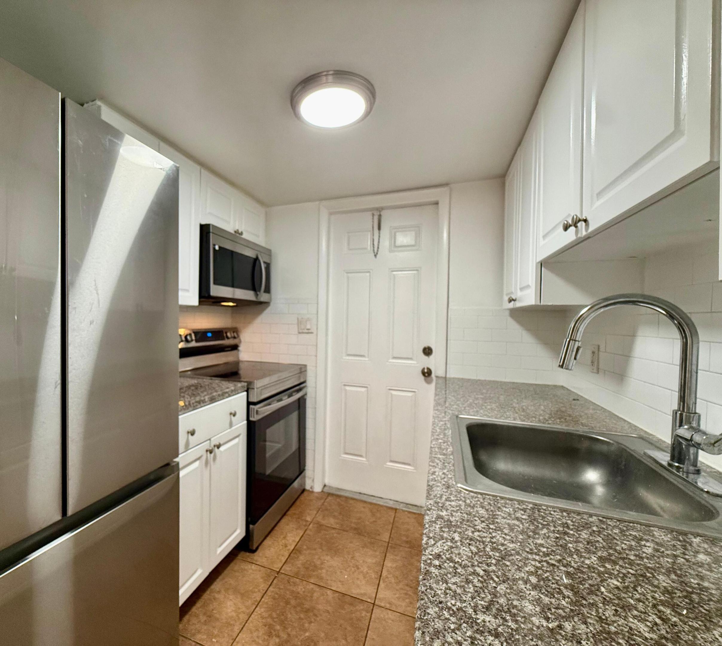 CRESTHAVEN NO 9 REPLAT - Residential Lease