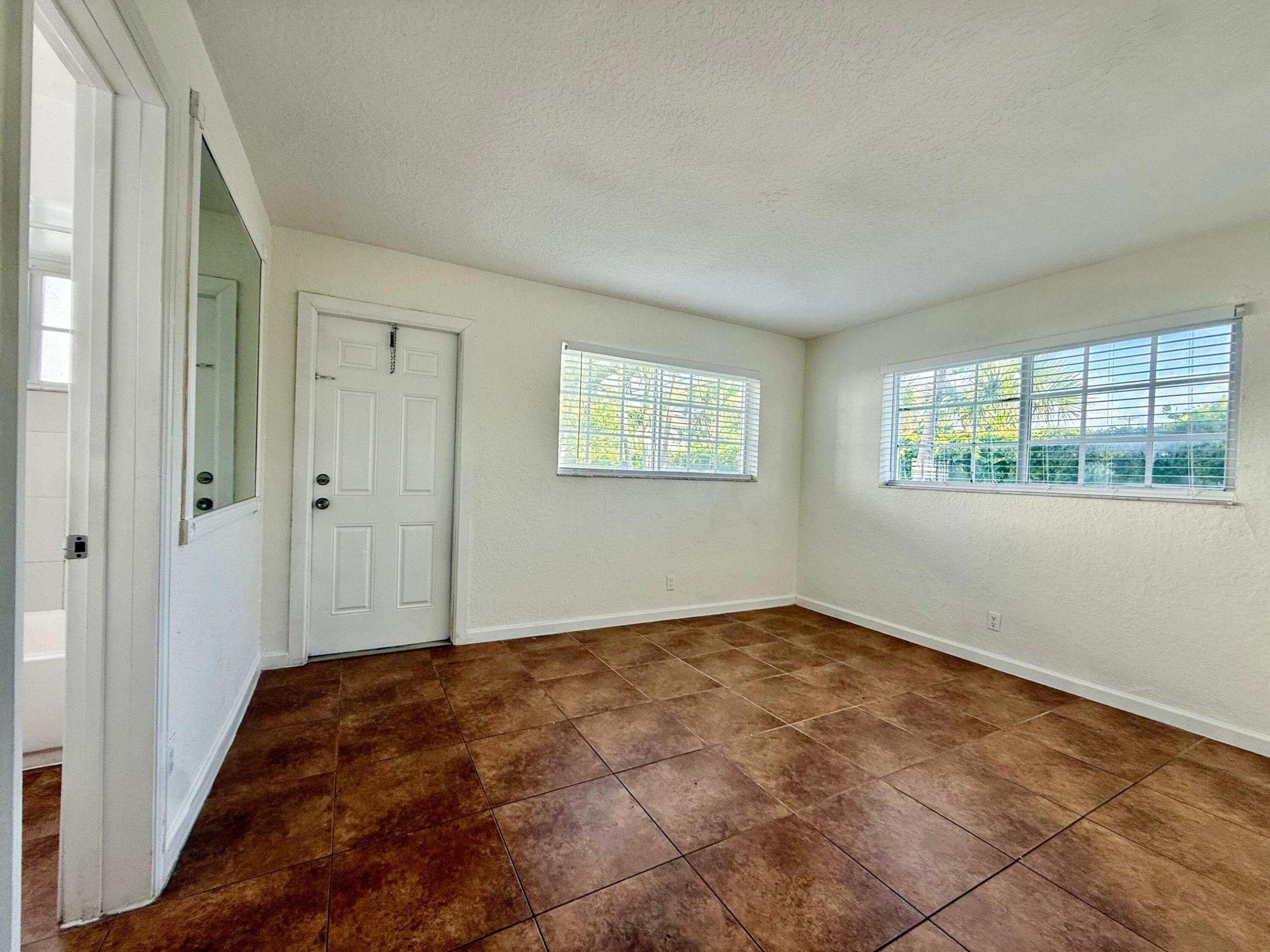 CRESTHAVEN NO 9 REPLAT - Residential Lease