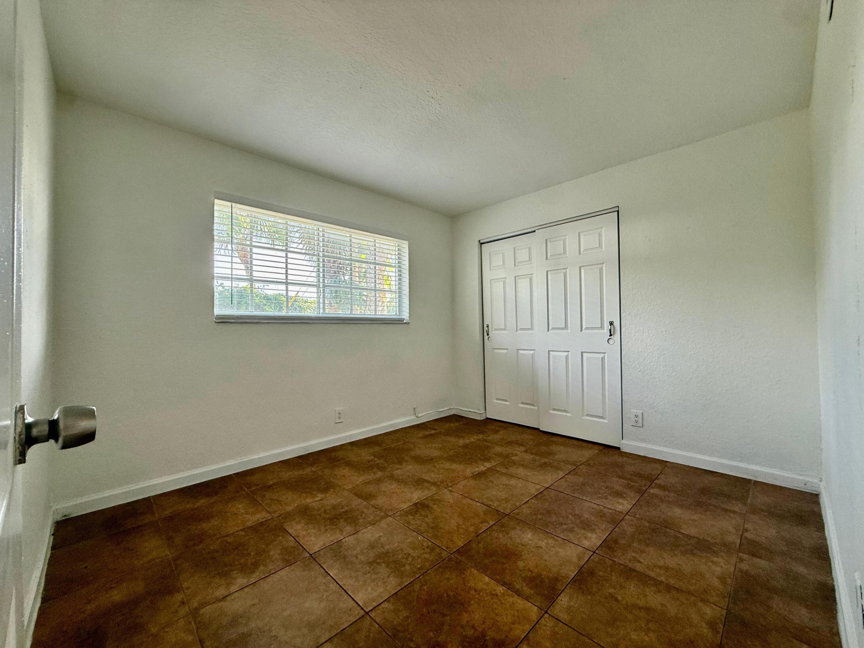 CRESTHAVEN NO 9 REPLAT - Residential Lease