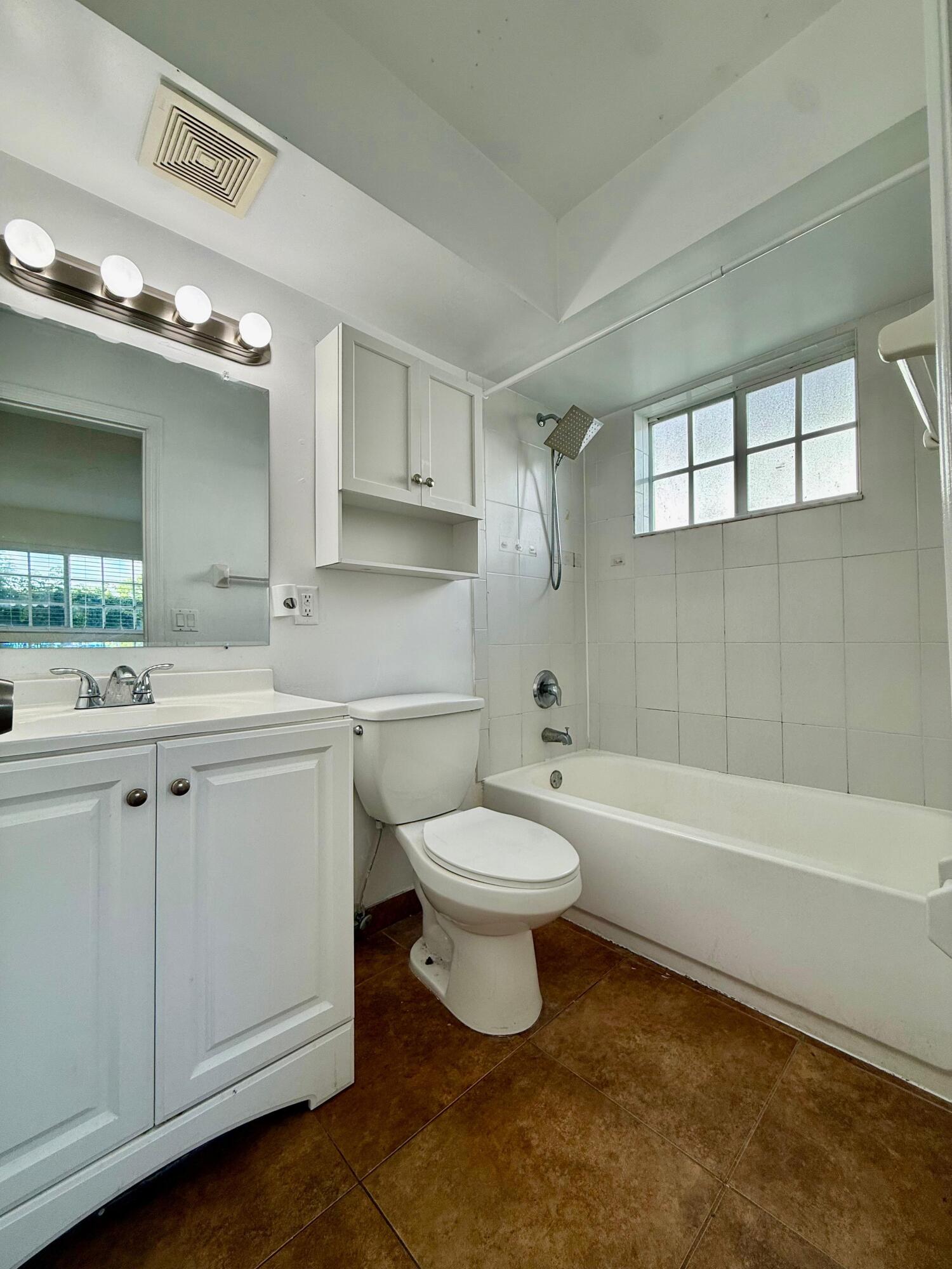 CRESTHAVEN NO 9 REPLAT - Residential Lease