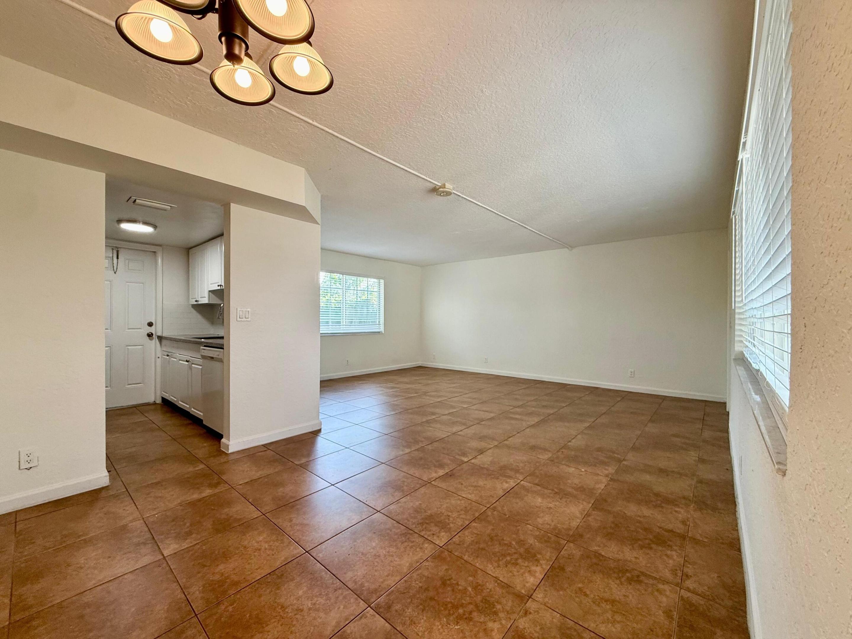 CRESTHAVEN NO 9 REPLAT - Residential Lease
