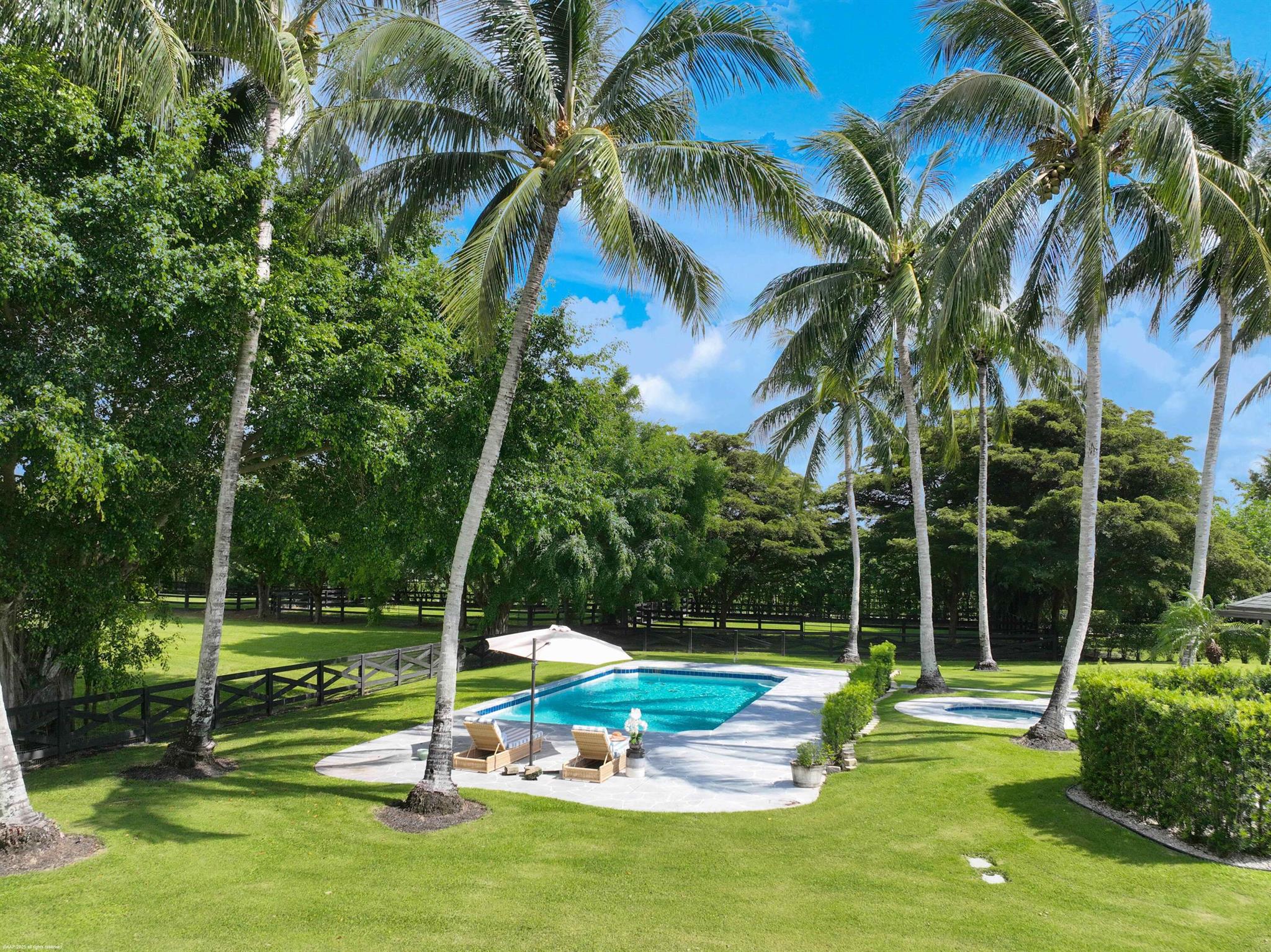 PALM BEACH POINT - Residential