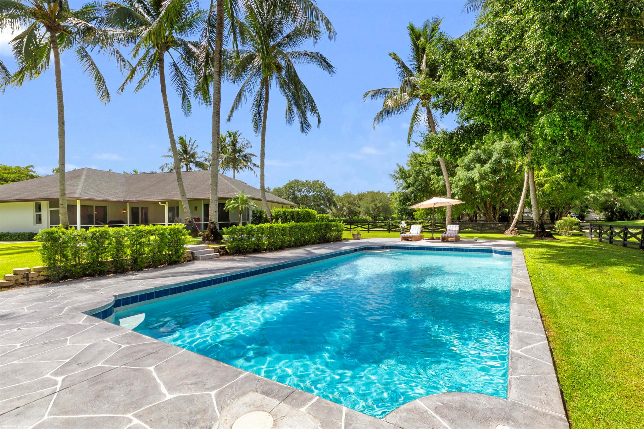 4429 Palm Breeze Trail
