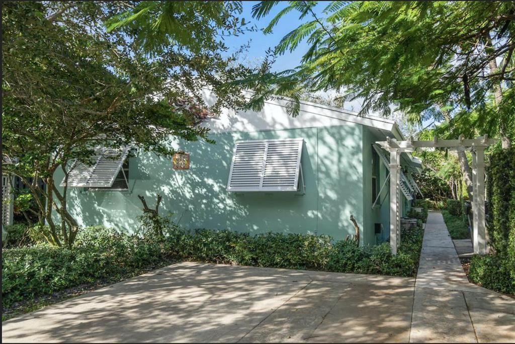 Photo of 318 NE 1st Avenue, Delray Beach, FL 33444 (MLS # R10871573)