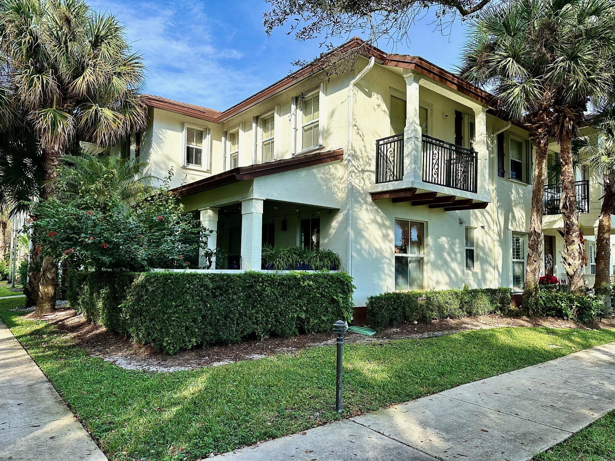 PALOMA LAKES CONDOMINIUM - Residential Lease