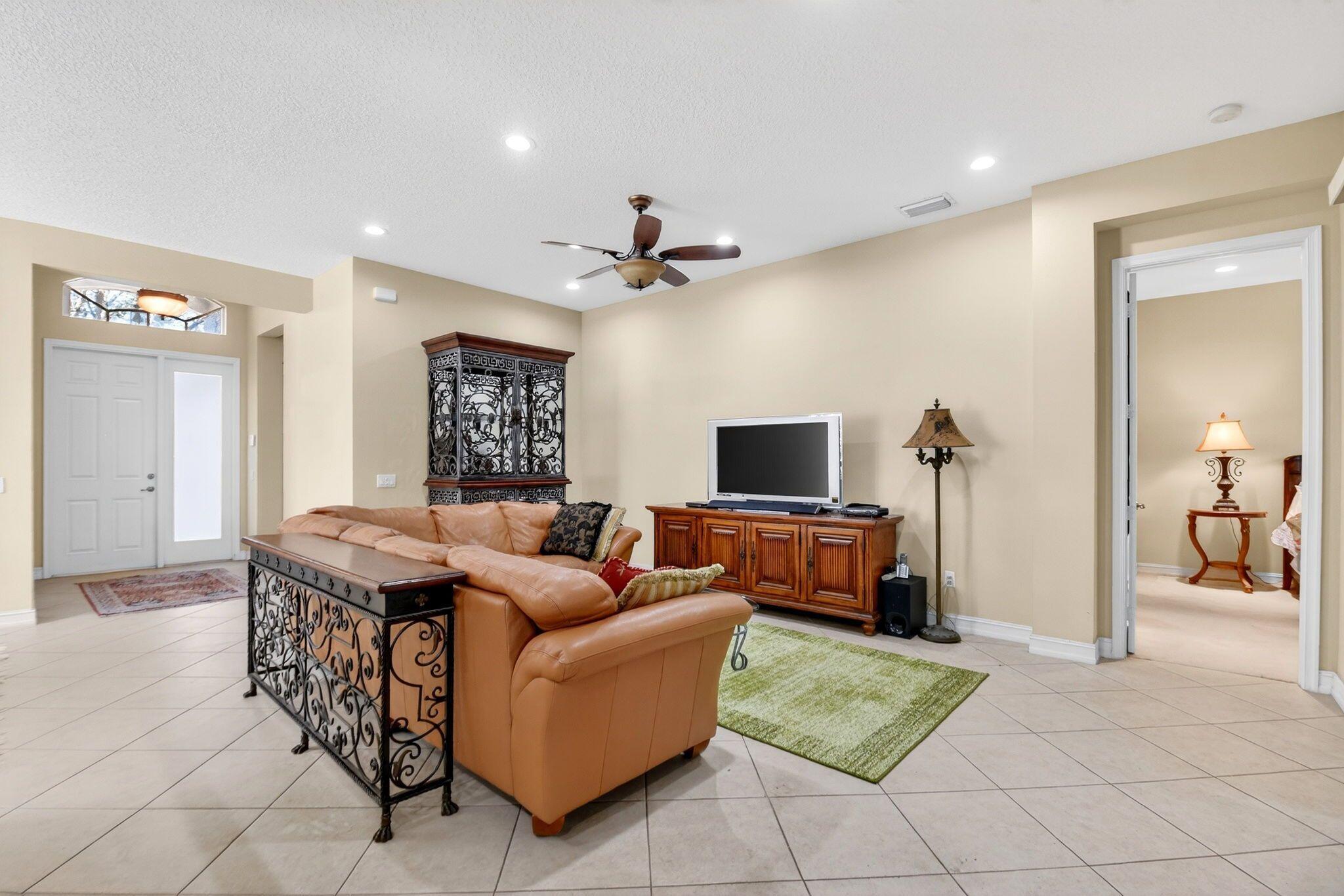 Valencia Pointe - Residential