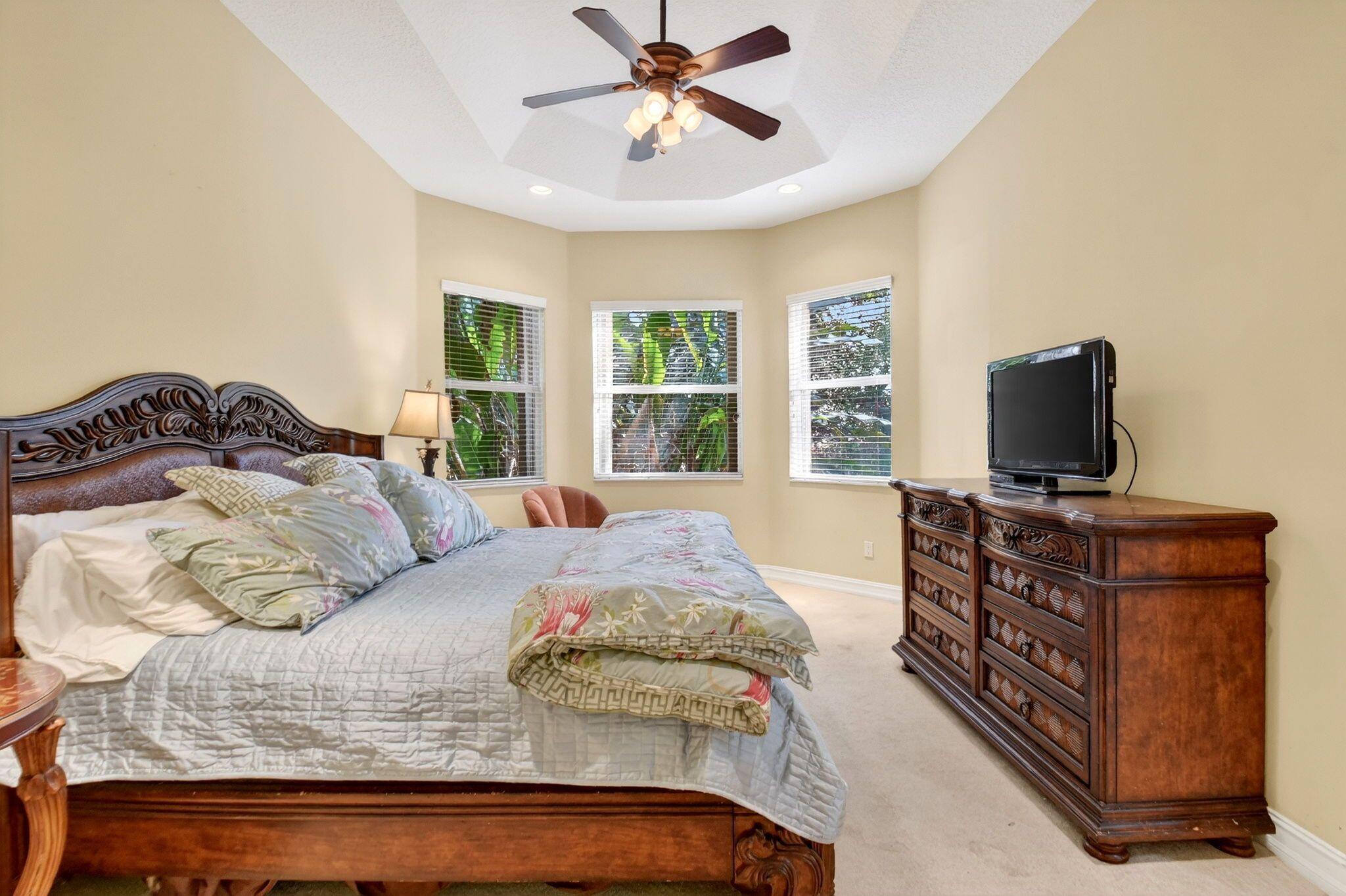 Valencia Pointe - Residential