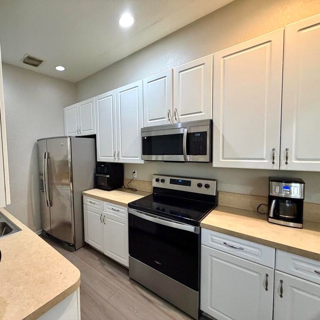 Photo of 2403 NW 7th Street, Boynton Beach, FL 33426 (MLS # B26019669)