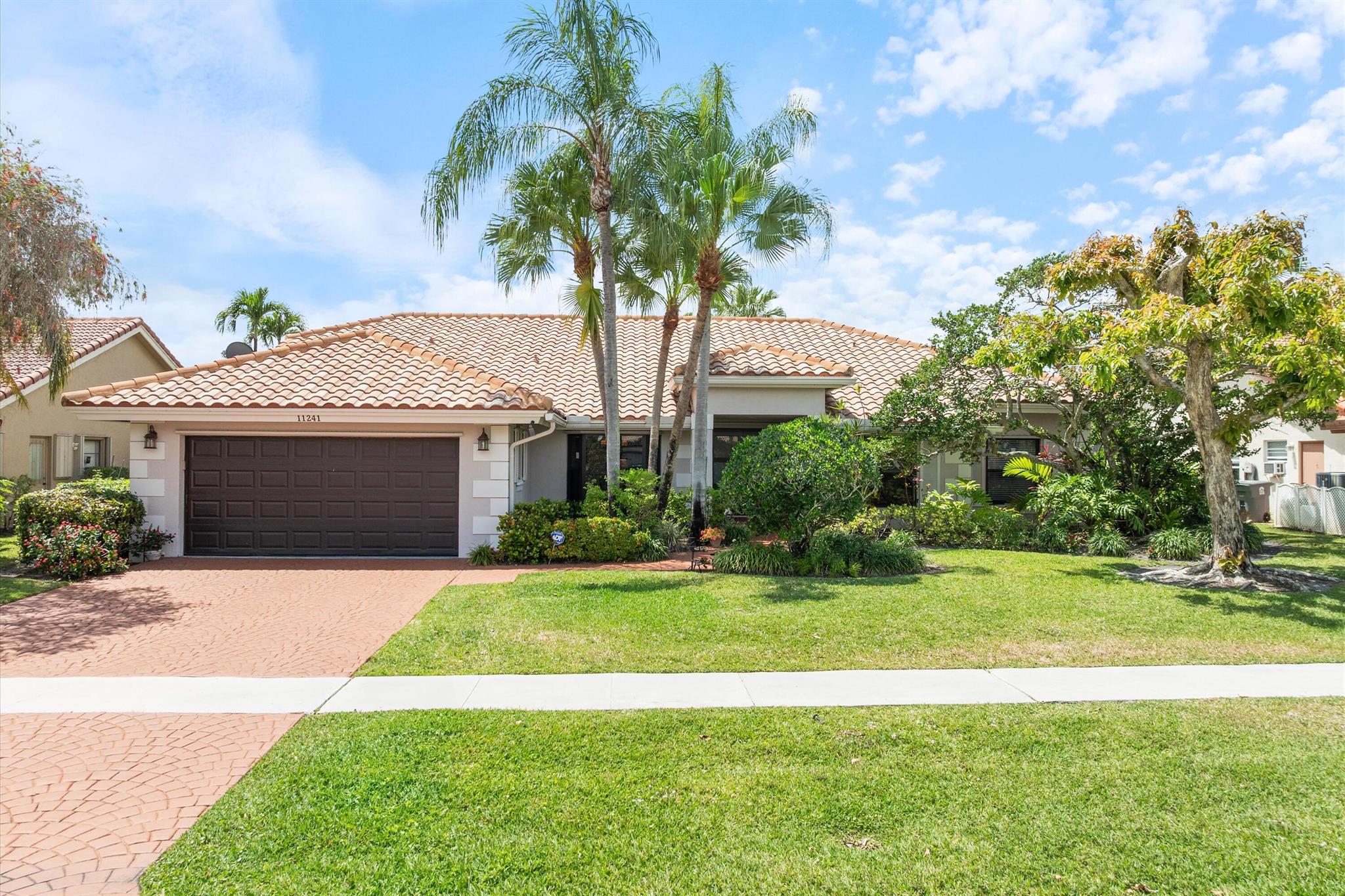 11241 Island Lakes Lane