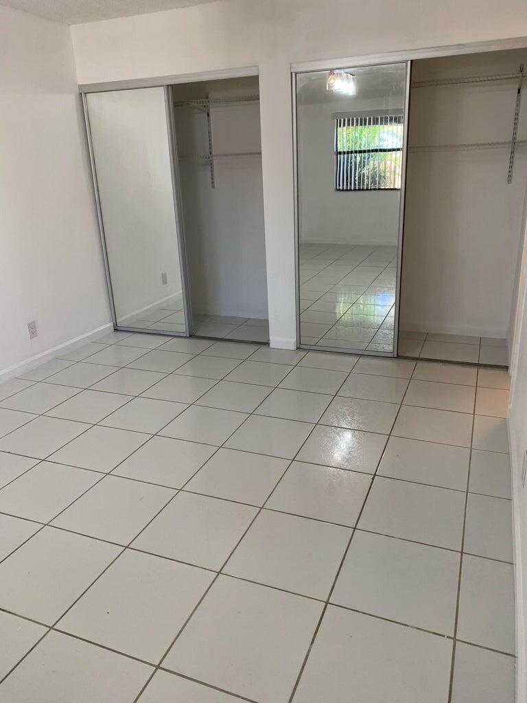 LAKESIDE GREEN - Residential Lease