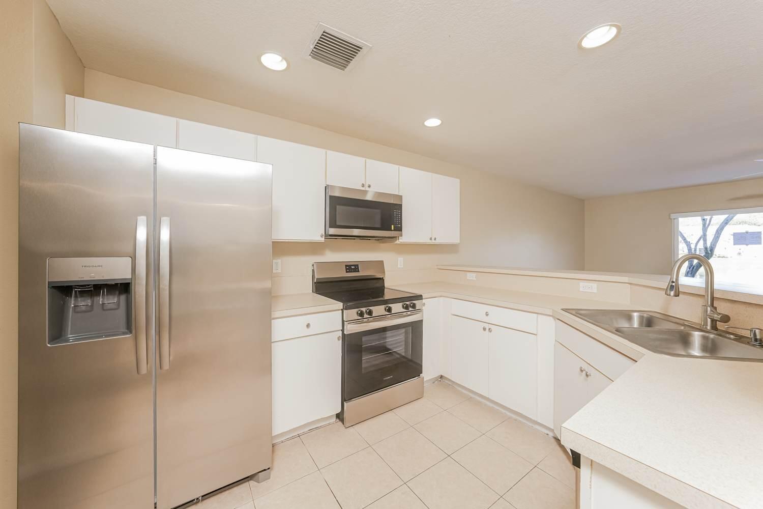 SIERRA PALMS - Residential Lease