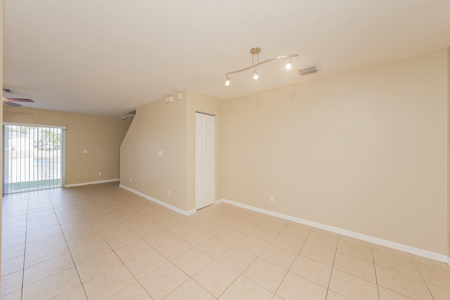 SIERRA PALMS - Residential Lease