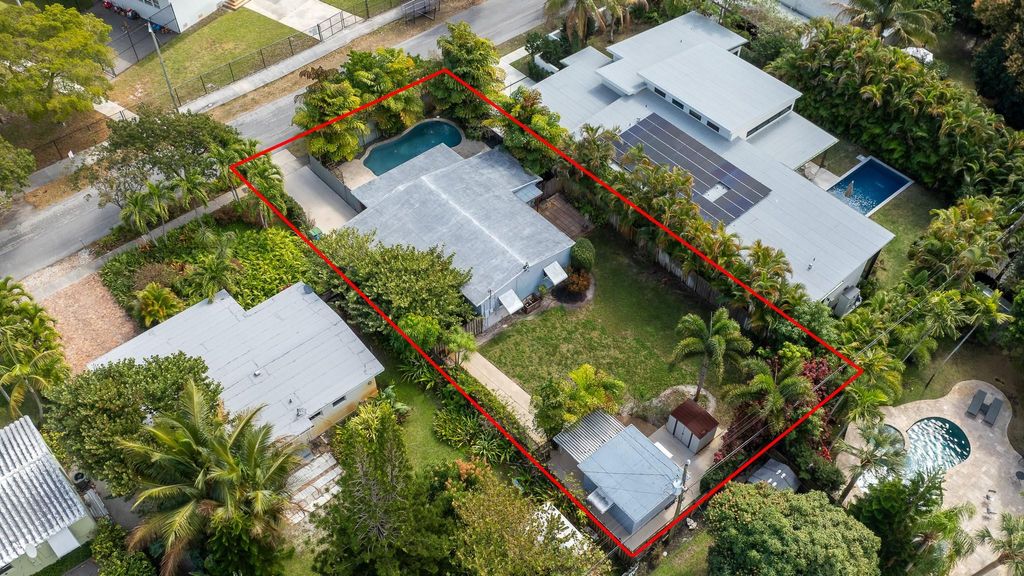 Photo of 1413 NE 17th Way, Fort Lauderdale, FL 33304 (MLS # F10555195)