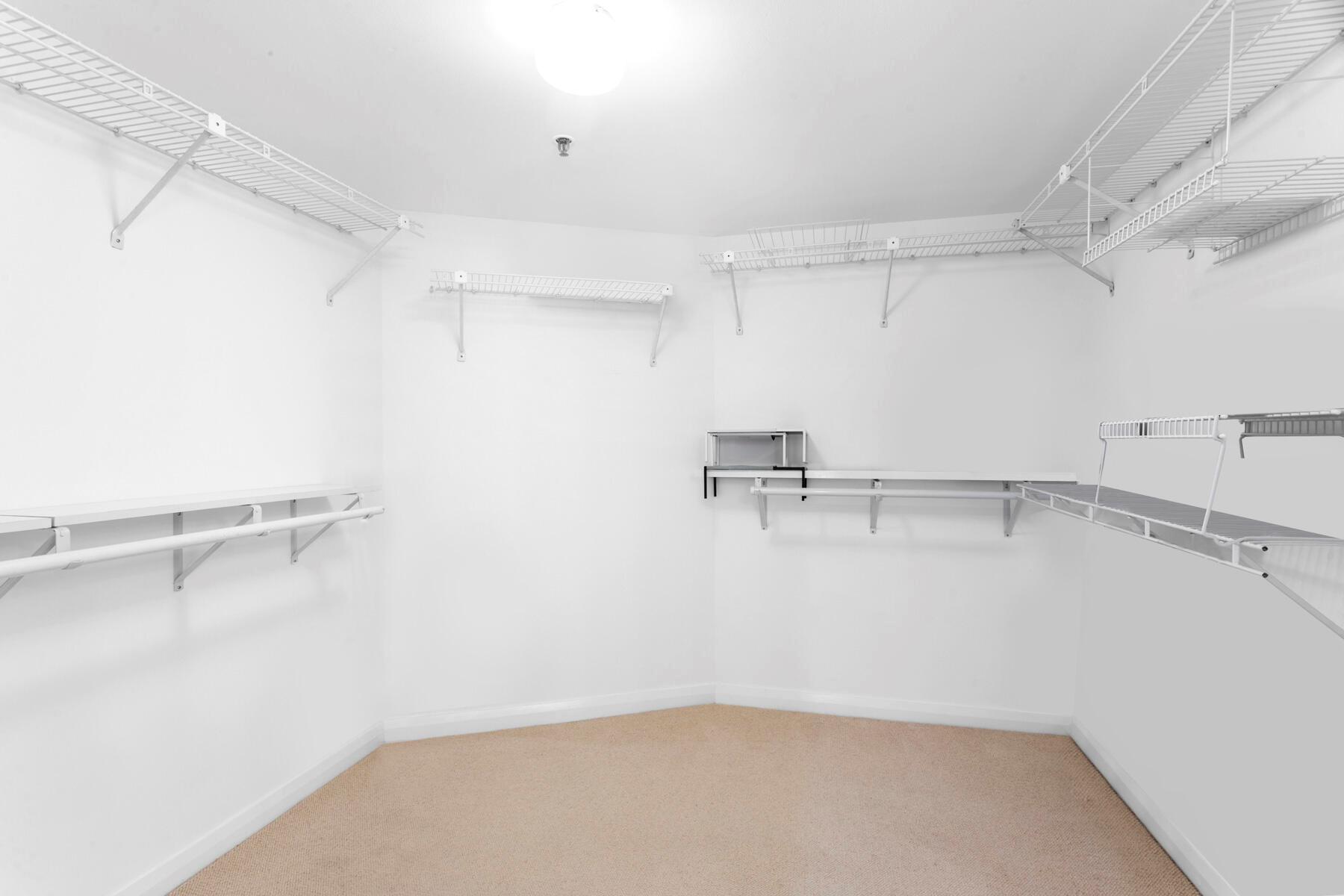 OLD PORT COVE LAKE POINT - Residential