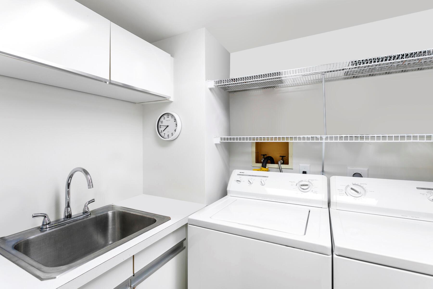 OLD PORT COVE LAKE POINT - Residential