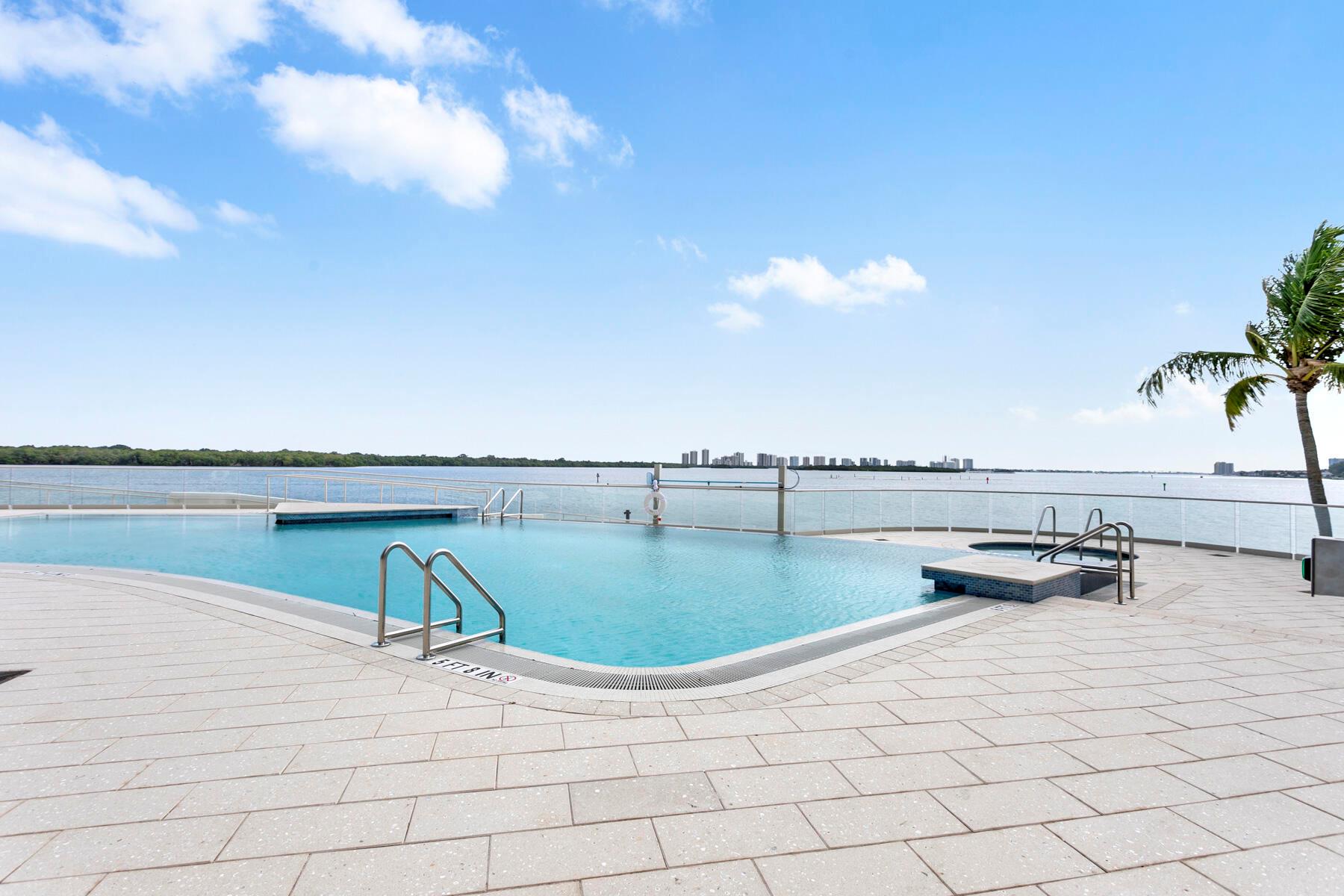 OLD PORT COVE LAKE POINT - Residential